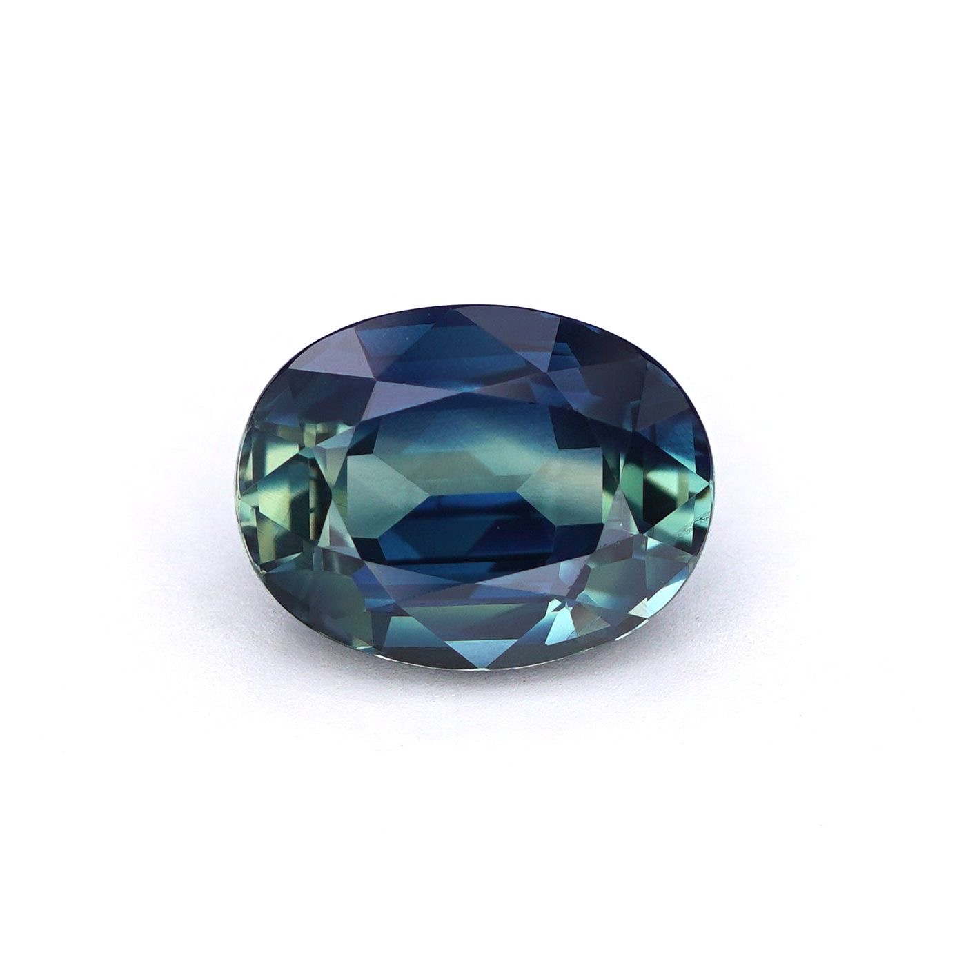 Captivating 1.60 Carat Oval Teal Sapphire thumbnail 5