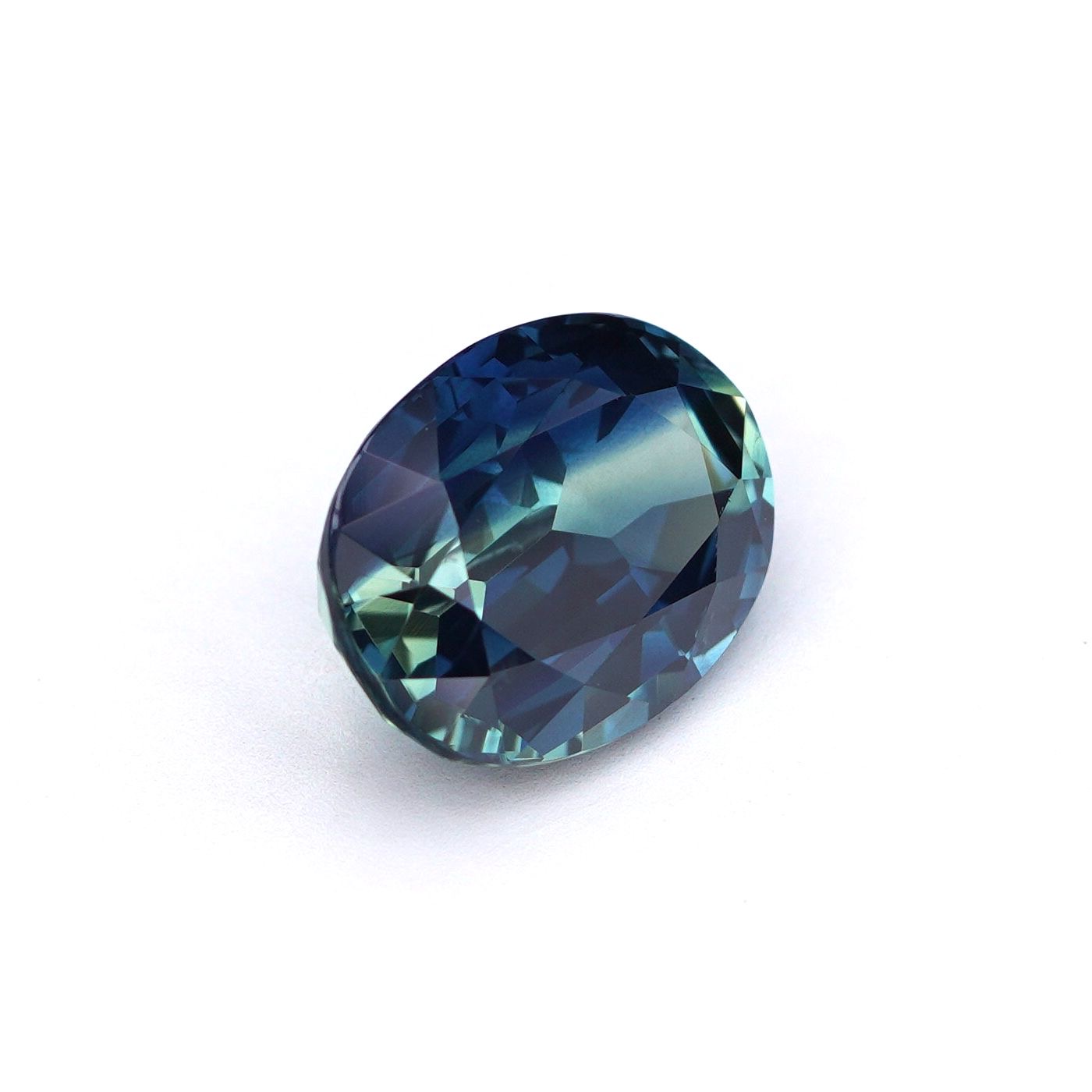 Captivating 1.60 Carat Oval Tsavorite Sapphire thumbnail 2